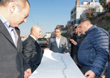 Başkan Soyer Gürçeşme’de yatırımları inceledi.