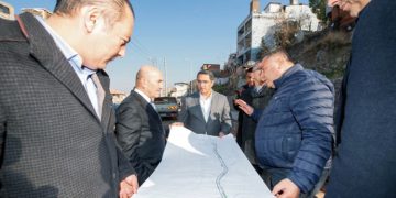 Başkan Soyer Gürçeşme’de yatırımları inceledi.