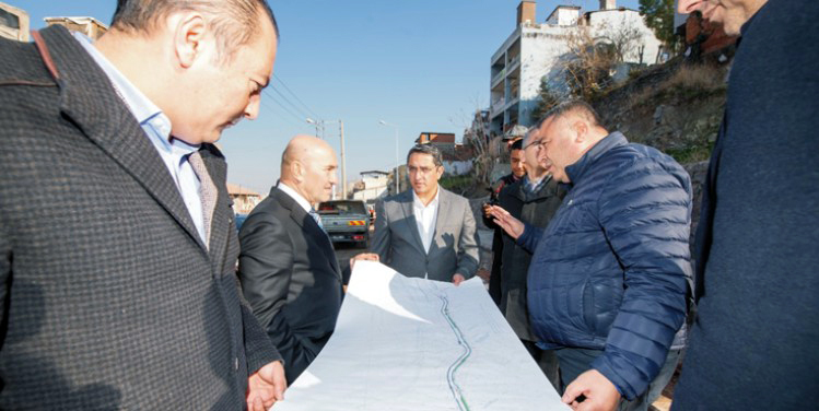 Başkan Soyer Gürçeşme’de yatırımları inceledi.