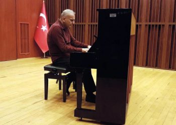 Piyanist Kamil Sökmen Ege’de kulakların pasını sildi
