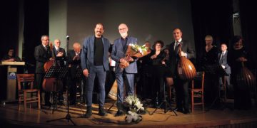 FOÇA’DA AVNİ ANIL ŞARKILARI