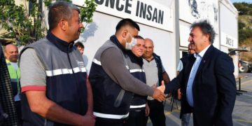 Bornova Merkez’de detaylı temizlik