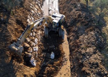 İZSU’dan Kaklık Çayı’na acil müdahale.