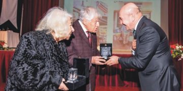 İzmir geleceğin Türkiye’sinin inşa edildiği yer olacak.