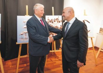 Esat Erçetingöz’den ‘Flamingo Adası Sergisi’