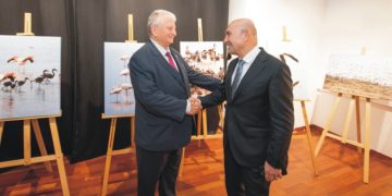 Esat Erçetingöz’den ‘Flamingo Adası Sergisi’