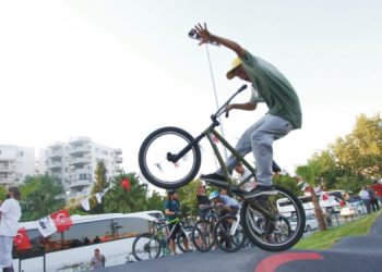 KARŞIYAKA’DA BİR İLK: ‘PUMP TRACK YARIŞI’
