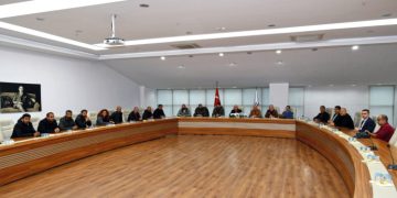 Karabağlar Belediyesi çalışanlarını enflasyona ezdirmedi
