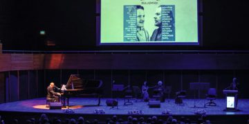 Nazım Hikmet ile Yannis Ritsos İzmir’de şiir ve şarkılarla anıldı.