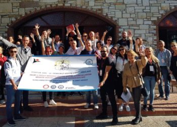 Egeli bilim ekibinden özel yetenekli öğrencilerin öğretmenlerine yönelik anlamlı proje