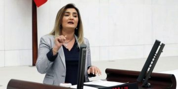 Katip Çelebi Üniversitesi’nde adrese teslim yemek ihalesi!