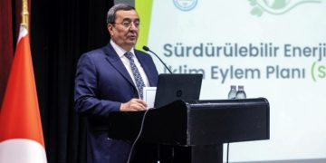 Batur: Konak, düşük karbonlu ilçe olacak