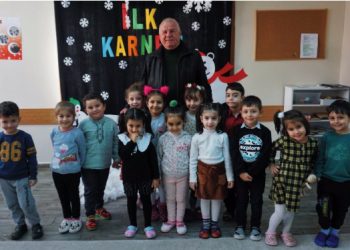 İLK KARNE BAŞKAN KARAKAYALI’DAN