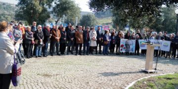 UĞUR MUMCU KATLEDİLİŞİNİN 30.YILINDA FOÇADA ANILDI