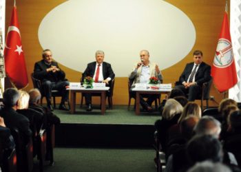 KARŞIYAKA’DA UĞUR MUMCU VE DEMOKRASİ ŞEHİTLERİ ANILDI