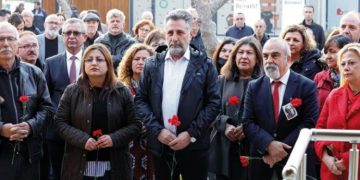 Bayraklı Uğur Mumcu’yu unutmadı!