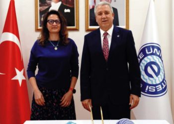 Egeli başarılı akademisyen çalışmalarıyla bilime yön vermeye devam ediyor