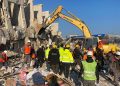 Torbalı Belediyesi çalışanları Hatay’da.