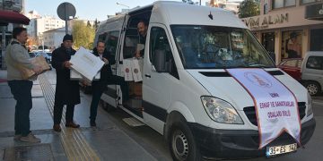 İzmir Esnafının yardımları artarak sürüyor.