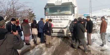 Bayraklı Belediyesinin yardım tırları umut oluyor.