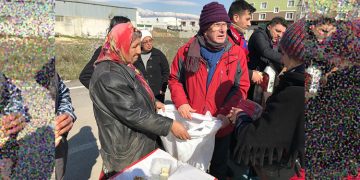 Başkan Eriş deprem bölgesinde.