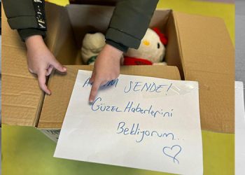Bayraklılı miniklerden duygulandıran destek.
