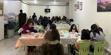 Depremzedeler İzmir Büyükşehir Belediyesi’nin sosyal tesislerine yerleştirildi.