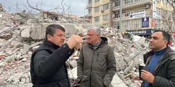 BAŞKAN ENGİN’DEN DEPREM BÖLGESİNE ZİYARET