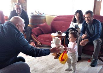 KEMALPAŞA DEPREMZEDELERE KUCAK AÇTI