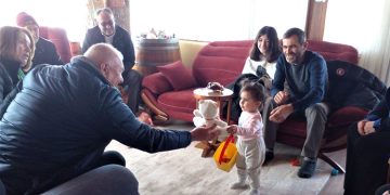 KEMALPAŞA DEPREMZEDELERE KUCAK AÇTI