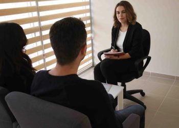 Bayraklı’da depremzedelere psikolojik destek.