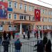 SAĞLAM OKUL BOŞ DURUYOR FOÇALI ÇOCUKLAR RİSKLİ BİNALARDA EĞİTİM GÖRÜYOR