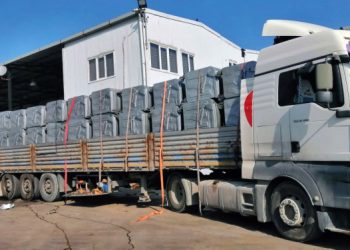 Karabağlar Belediyesi’nin afet bölgesine destekleri sürüyor