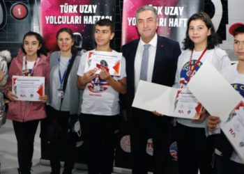 TÜRK UZAY YOLCULARI PROGRAMINA SEÇİLEN 100 ÖĞRENCİ MEZUN OLDU
