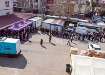 İzmir Büyükşehir Belediyesi tüm birimleriyle Osmaniye’de.