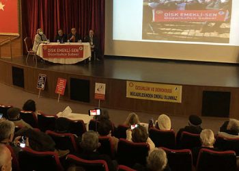 DİSK EMEKLİ-SEN’in paneline büyük ilgi.