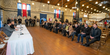 Başkan Soyer deprem yardımları için ilçe belediye başkanları ile buluştu.