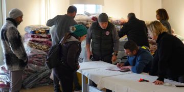 Çeşme’den deprem bölgesine yardım seferberliği