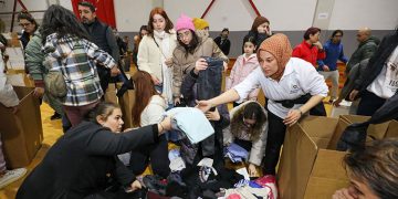 Gaziemir’den depremzedelere büyük destek.