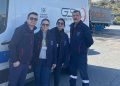 Gaziemir Belediyesi’nden depremzedelere sağlıkçı ve ambulans desteği.