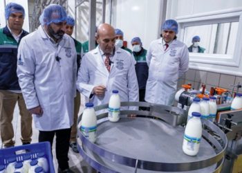 Bayındır Süt İşleme Fabrikası’nda test üretimi başladı.