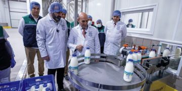 Bayındır Süt İşleme Fabrikası’nda test üretimi başladı.