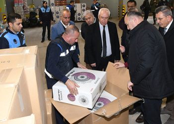 Karabağlar depremzedeler için tek yürek.