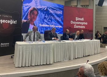 “Hizmet alamıyoruz, ilçe olmak istiyoruz”.