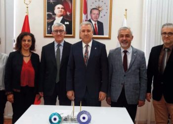 Ege Üniversitesi yurt dışındaki başarılı Türk Akademisyenleri ağırlamaya devam ediyor