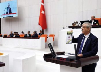 Pakistan, gönderdiği çadırlara “Parayla satılamaz” ibaresi yapıştırdı!