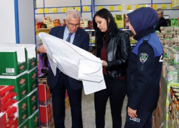 Ödemiş Belediyesi’nden zincir market şubelerinde kolon denetimi