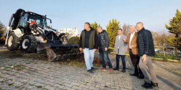 NARLIDERE’DE MOLOZ TEMİZLEME ÇALIŞMALARI DEVAM EDİYOR