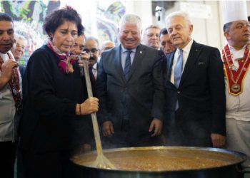 Dört fuar kapılarını “dayanışma” ile açtı
