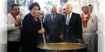 Dört fuar kapılarını “dayanışma” ile açtı